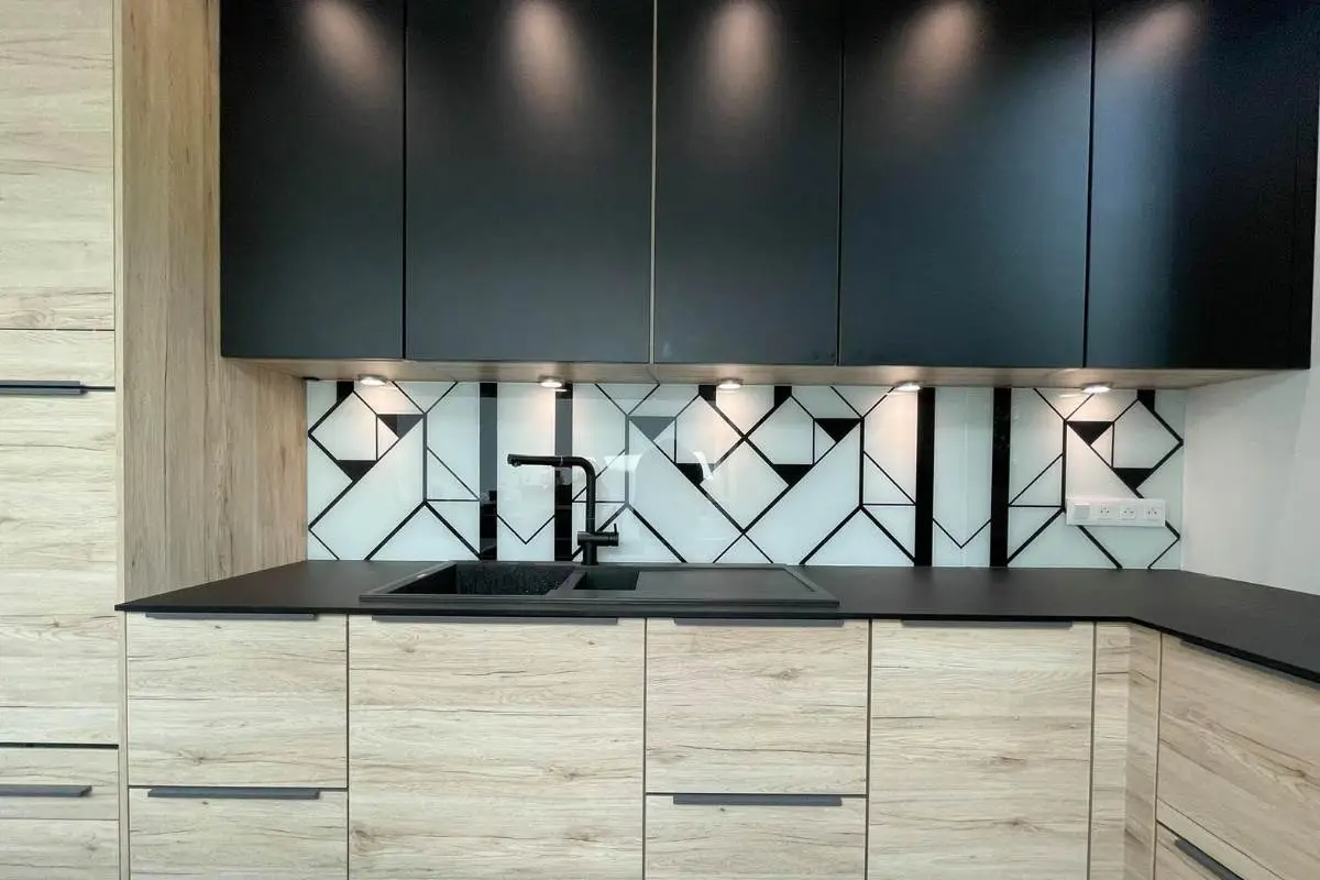 cuisine avec crédence et plan de travail